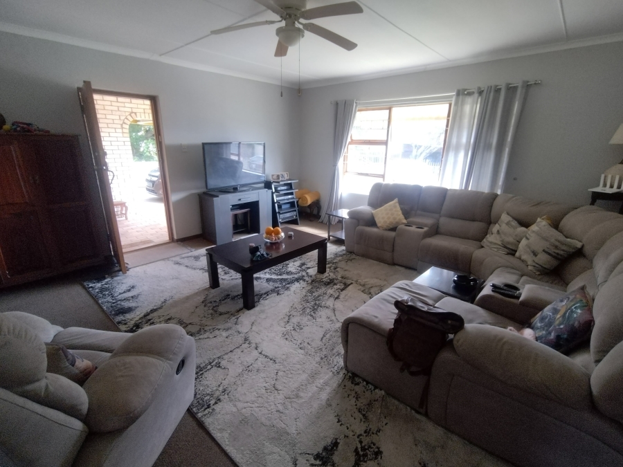 3 Bedroom Property for Sale in Wavecrest Eastern Cape